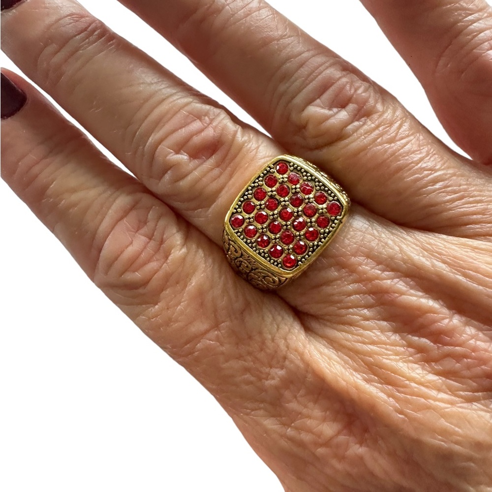 Vintage Gold Ring with Multiple Red Rhinestones